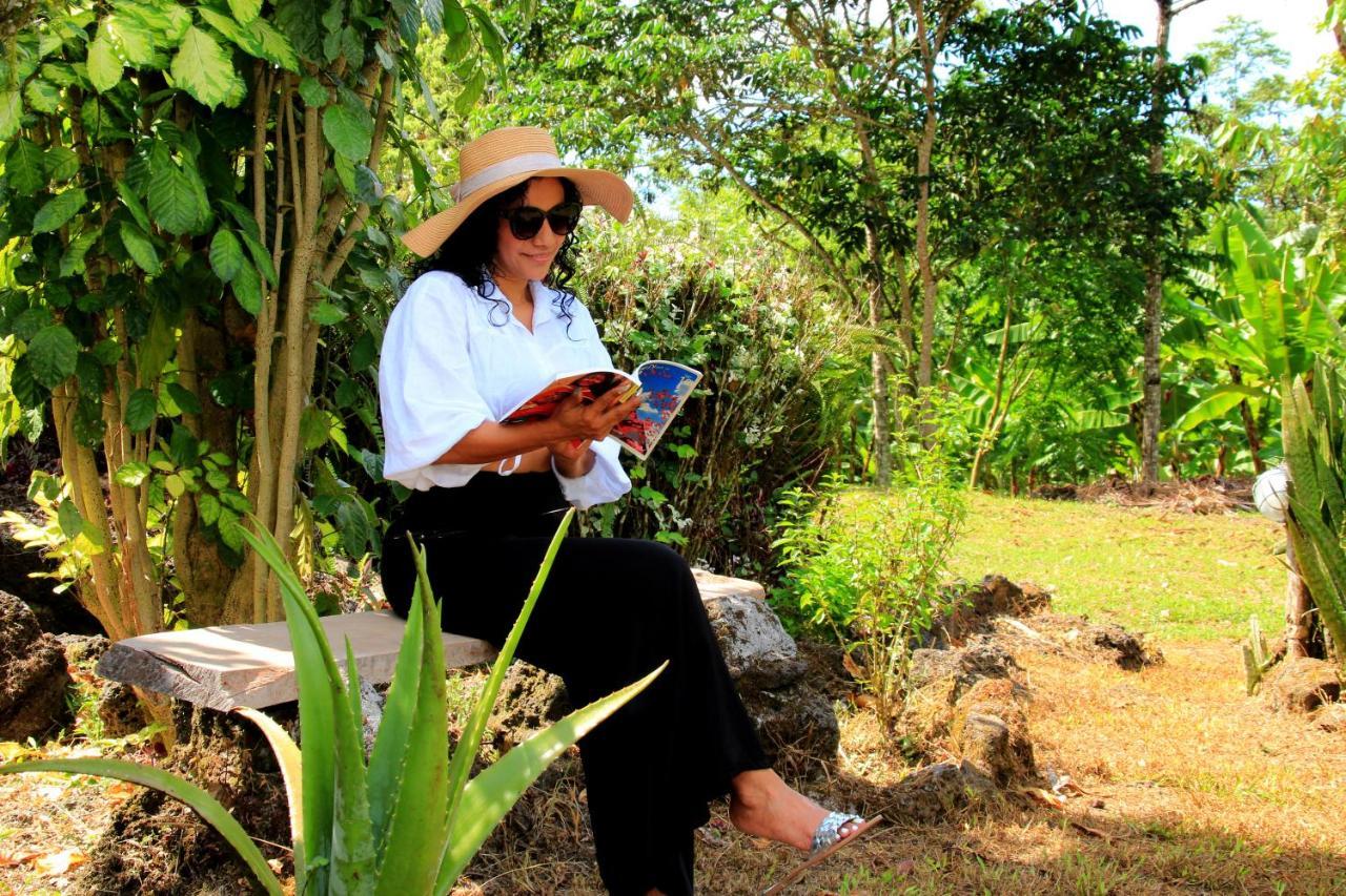 Natura Gardens Galapagos Bellavista  Buitenkant foto
